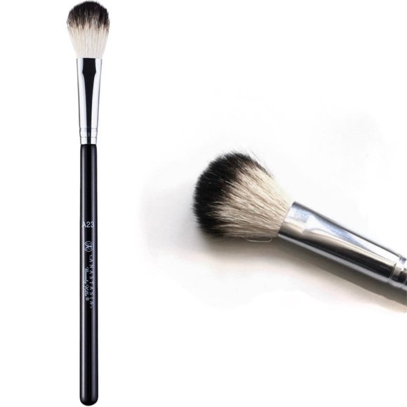 Brushes - Picture 5 of 14